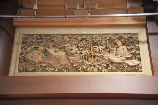 「本堂欄間」
3. 少年期（右）
4. 天台宗での出家（左）